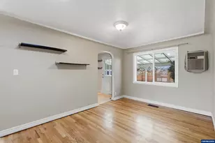 1860 Capitol St SE, Salem, OR 97302 - Photo 12