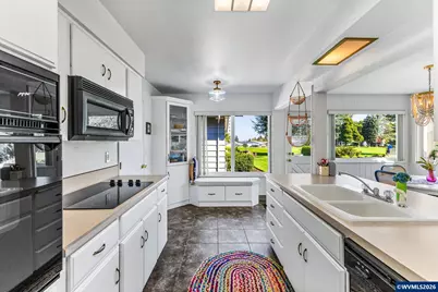 3318 Oakcrest Dr NW, Salem, OR 97304 - Photo 12