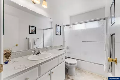 3318 Oakcrest Dr NW, Salem, OR 97304 - Photo 16