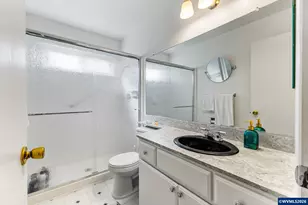 3318 Oakcrest Dr NW, Salem, OR 97304 - Photo 18