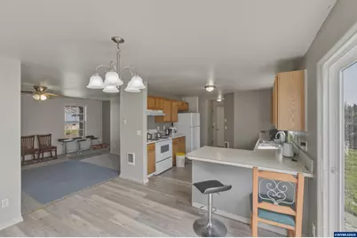 1298 Kees St, Lebanon, OR 97355 - Photo 16