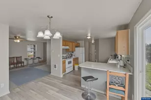 1298 Kees St, Lebanon, OR 97355 - Photo 16