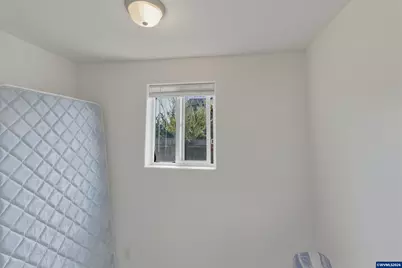 1298 Kees St, Lebanon, OR 97355 - Photo 18