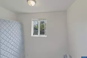 1298 Kees St, Lebanon, OR 97355 - Photo 18