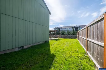 1298 Kees St, Lebanon, OR 97355 - Photo 6