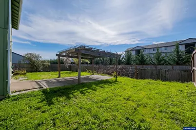 1298 Kees St, Lebanon, OR 97355 - Photo 4