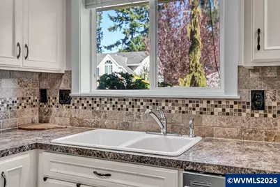 4460 Morfitt St, Hubbard, OR 97032 - Photo 10