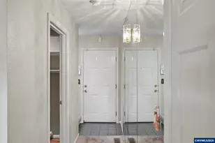 2345 Crestview Dr S, Salem, OR 97302 - Photo 12