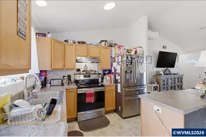 1066 Kees St, Lebanon, OR 97355 - Photo 10