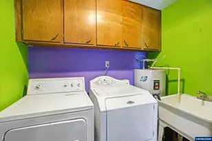 784 Dalke East St, Monmouth, OR 97361 - Photo 18