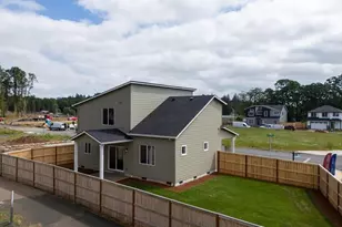 213 NW Royal Av, Dallas, OR 97338 - Photo 6