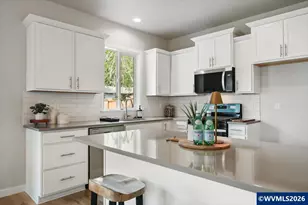 213 NW Royal Ave, Dallas, OR 97338 - Photo 16