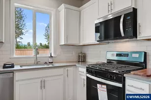 213 NW Royal Av, Dallas, OR 97338 - Photo 24
