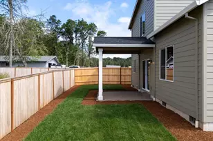 213 NW Royal Av, Dallas, OR 97338 - Photo 8