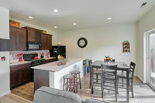 1986 NW 23rd St, McMinnville, OR 97128 - Photo 4