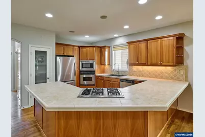 693 Fairwood, Woodburn, OR 97071 - Photo 6