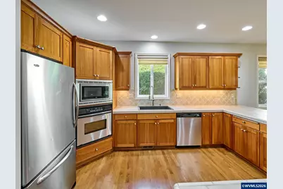 693 Fairwood, Woodburn, OR 97071 - Photo 8