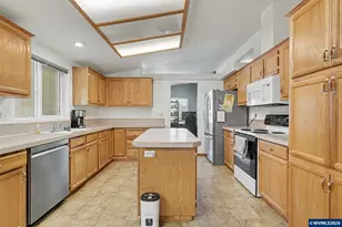 3452 Lake Vanessa Cir NW, Salem, OR 97304 - Photo 20