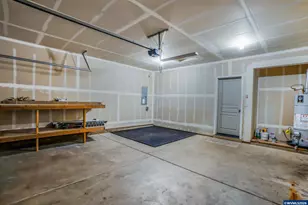 4680 Glacier Mdws Lp, Springfield, OR 97478 - Photo 34