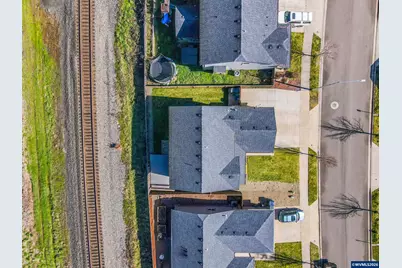 4680 Glacier Meadows Lp, Springfield, OR 97478 - Photo 12