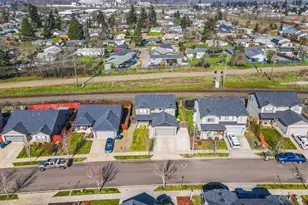 4680 Glacier Mdws Lp, Springfield, OR 97478 - Photo 10