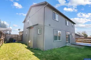 4680 Glacier Mdws Lp, Springfield, OR 97478 - Photo 6