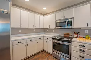 2147 Steelhead Ct, Lebanon, OR 97355 - Photo 8
