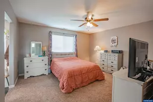 2147 Steelhead Ct, Lebanon, OR 97355 - Photo 6