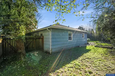 2015 NW Beca Av, Corvallis, OR 97330 - Photo 18