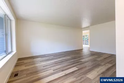 384 Lower Lavista Ct NW, Salem, OR 97304 - Photo 4