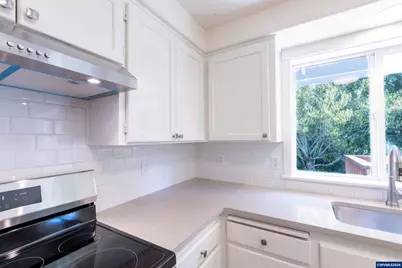 384 Lower Lavista Ct NW, Salem, OR 97304 - Photo 20