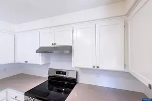 384 Lower Lavista Ct NW, Salem, OR 97304 - Photo 18