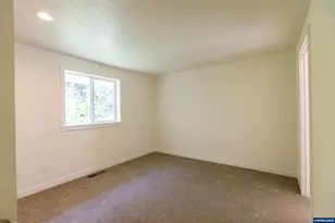 384 Lower Lavista Ct NW, Salem, OR 97304 - Photo 24