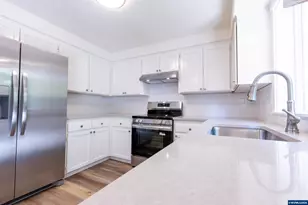 384 Lower Lavista Ct NW, Salem, OR 97304 - Photo 16