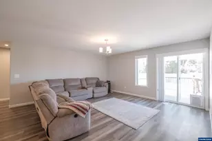 901 W Vine St, Lebanon, OR 97355 - Photo 14