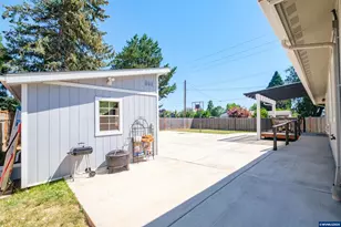 901 W Vine St, Lebanon, OR 97355 - Photo 32