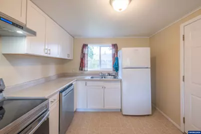 1447 Filbert St, Lebanon, OR 97355 - Photo 6