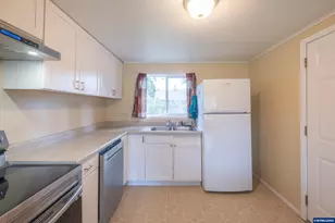 1447 Filbert St, Lebanon, OR 97355 - Photo 6