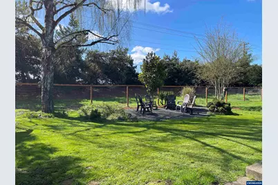 119 NE Kingwood Dr, McMinnville, OR 97128 - Photo 32