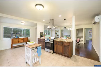 119 NE Kingwood Dr, McMinnville, OR 97128 - Photo 8