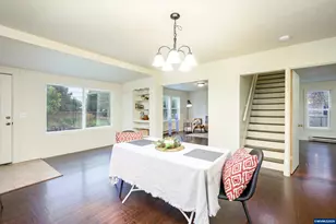 119 NE Kingwood Dr, McMinnville, OR 97128 - Photo 12