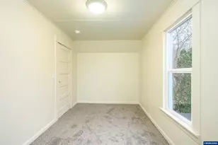 119 NE Kingwood Dr, McMinnville, OR 97128 - Photo 28