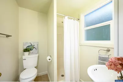 119 NE Kingwood Dr, McMinnville, OR 97128 - Photo 20