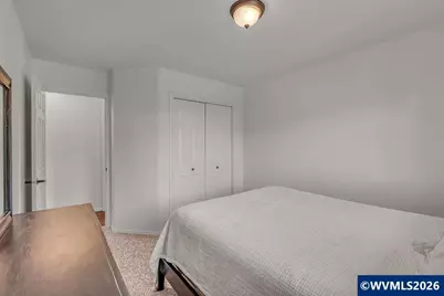 921 Hermanson St, Woodburn, OR 97071 - Photo 26