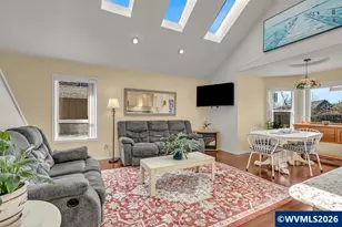 921 Hermanson St, Woodburn, OR 97071 - Photo 16