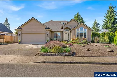 921 Hermanson St, Woodburn, OR 97071 - Photo 2