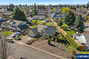 921 Hermanson St, Woodburn, OR 97071 - Photo 42