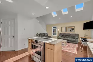 921 Hermanson St, Woodburn, OR 97071 - Photo 14