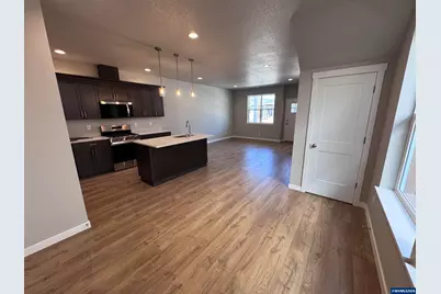 370 SE Shetterly Dr, Dallas, OR 97338 - Photo 6