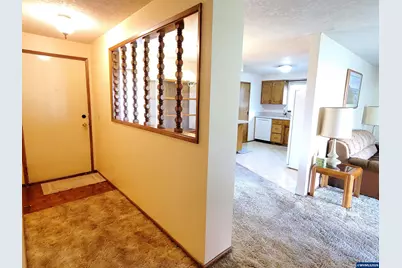 1975 Breakwood Cir SE, Albany, OR 97322 - Photo 6